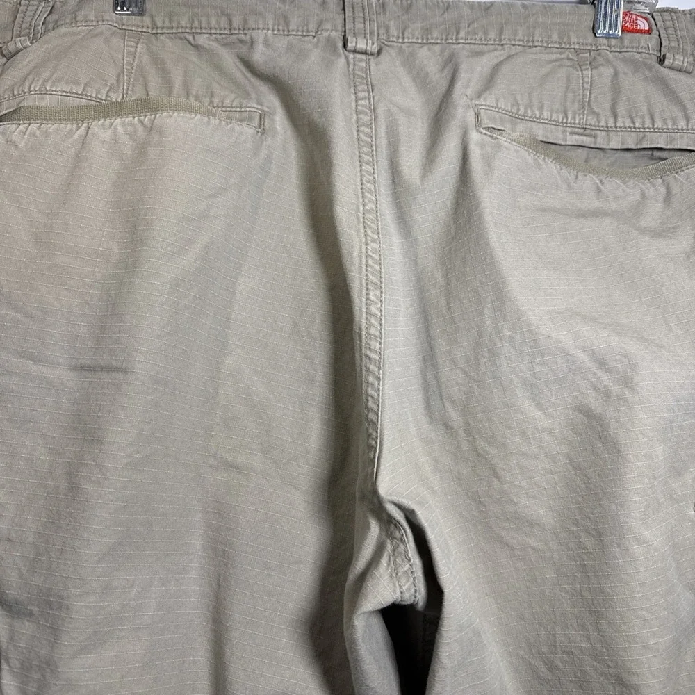 The North Face Paramont Peak Cargo Pants Cotton Hiking Outdoors Sz 40 X 31 Khaki